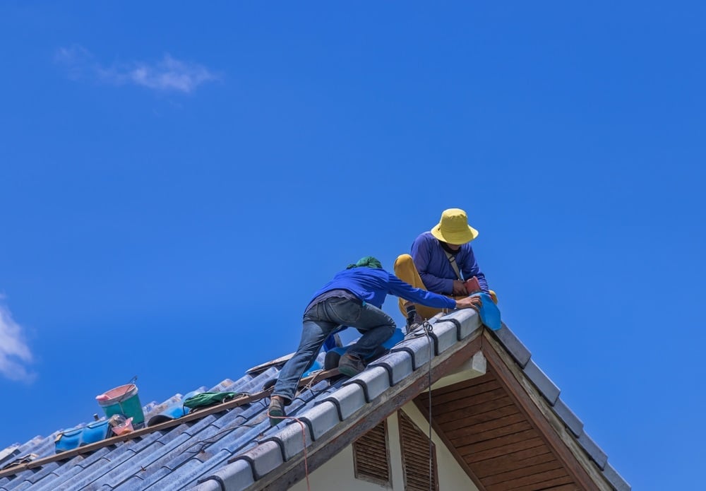 Choosing the Right Roofing Contractor in Granbury, TX: What to Look For